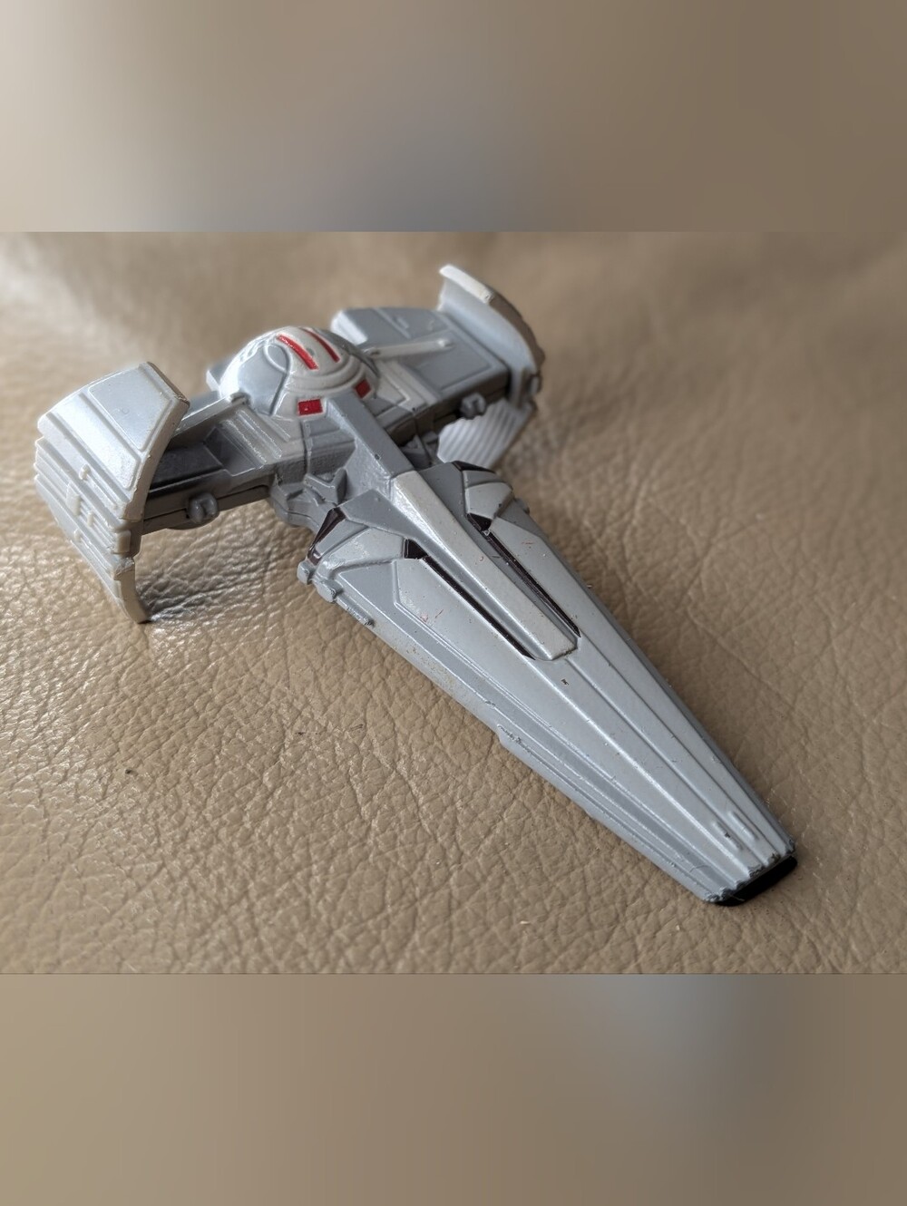 HOT WHEELS Star Wars Starships - Sith Infiltrator Die-cast